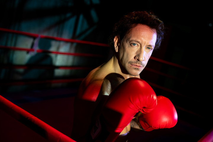 Nico Vázquez es Rocky en el Teatro Lola Membrives. Foto Cristina Sille 
