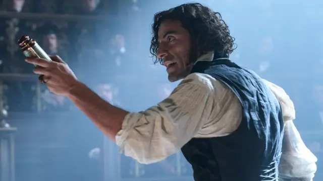 Oscar Isaac interpretando a Víctor Frankenstein