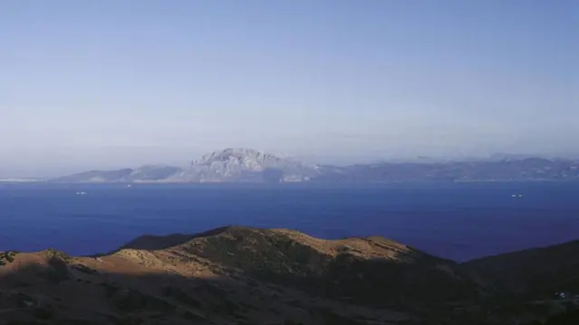 El estrecho de Gibraltar visto desde Cádiz