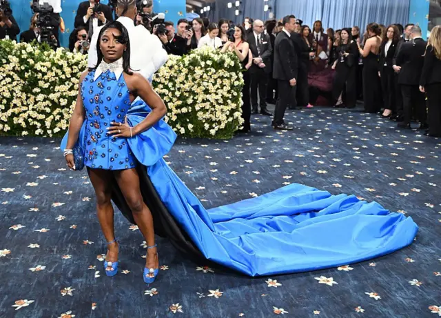 Simone Biles en la Met Gala 2025