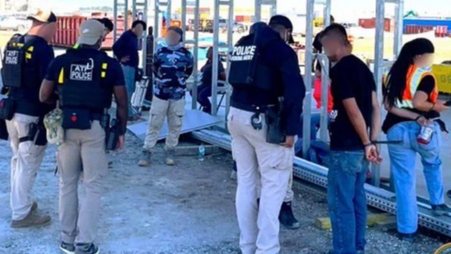 Surcoreanos son detenidos en una planta de baterías de hyundai en Estados Unidos.