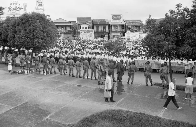 Los estudiantes organizaron diversas manifestaciones para pedir el fin de la presencia colonial norteamericana y la devolución del Canal de Panamá.