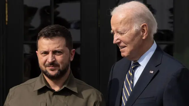 Volodymyr Zelensky, presidente de Ucrania, y Joe Biden, presidente de Estados Unidos