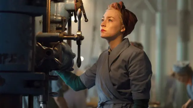 Saoirse Ronan en una escena de Blitz 