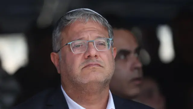 El ministro de seguridad nacional israelí, de extrema derecha, Itamar Ben Gvir, con gafas en un acto público.