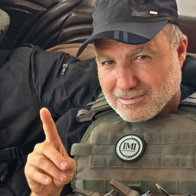 Hossam al Astal, quien dirige la milicia Fuerza de Choque Antiterrorista, cerca de la ciudad sureña de Jan Yunis en Gaza.