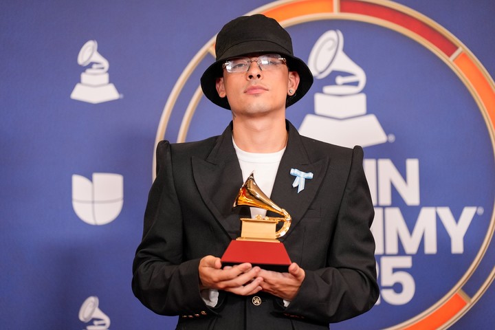 El rapero argentino Trueno también tuvo su premio. Foto: AP /John Locher