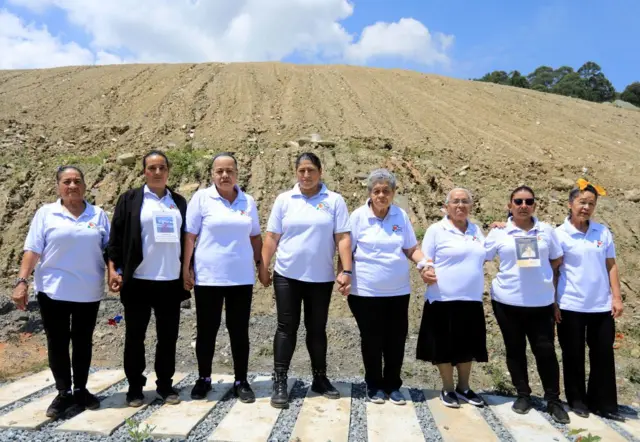 Madres de desaparcidos en Colombia. 