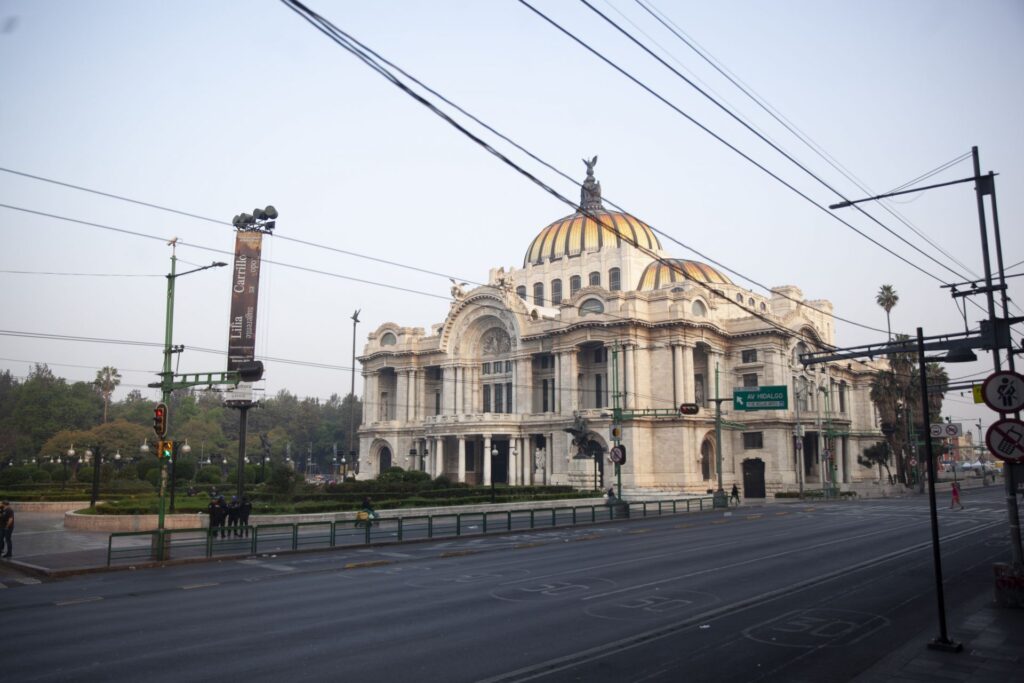 El Palacio de Bellas Artes recibe una temporada limitada del Ballet en Bellas Artes, con funciones que incluyen orquesta en vivo y pista grabada.