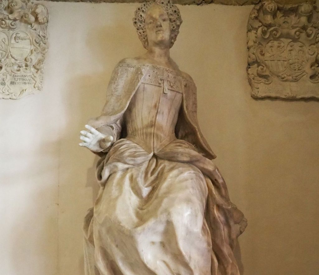 Estatua de Elena Cornaro