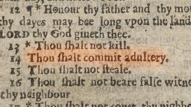 Detalle de la página de la Biblia Malvada donde dice: Cometerás adulterio