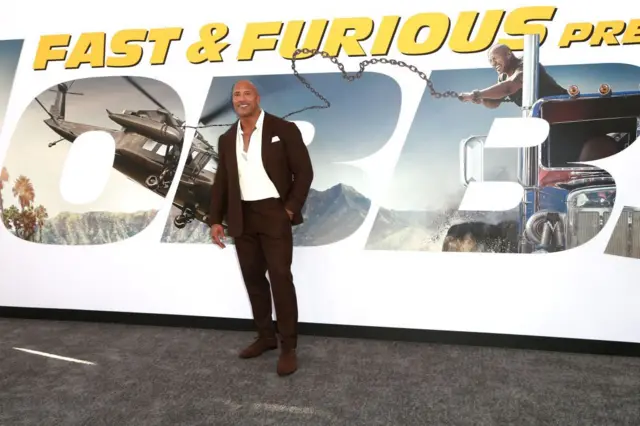 Dwayne Johnson asiste al estreno de