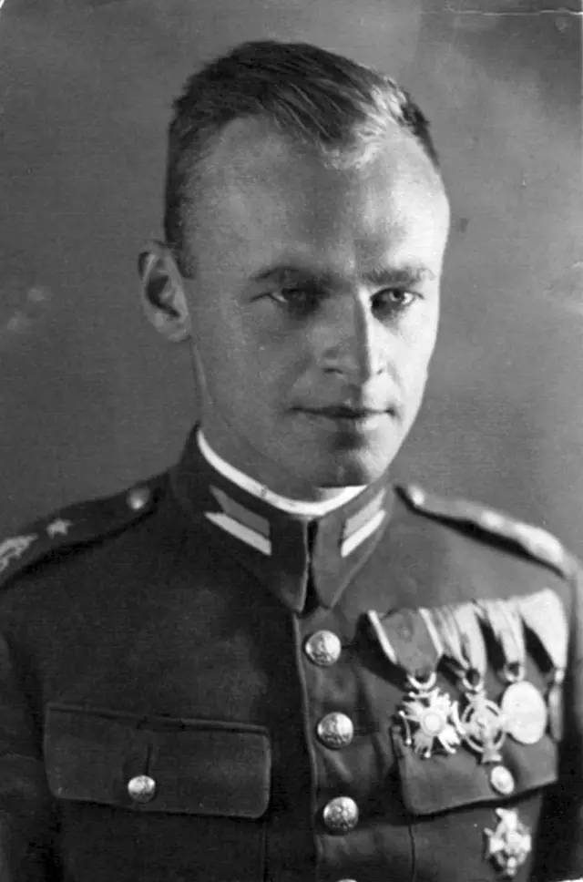 Witold Pilecki en uniforme militar