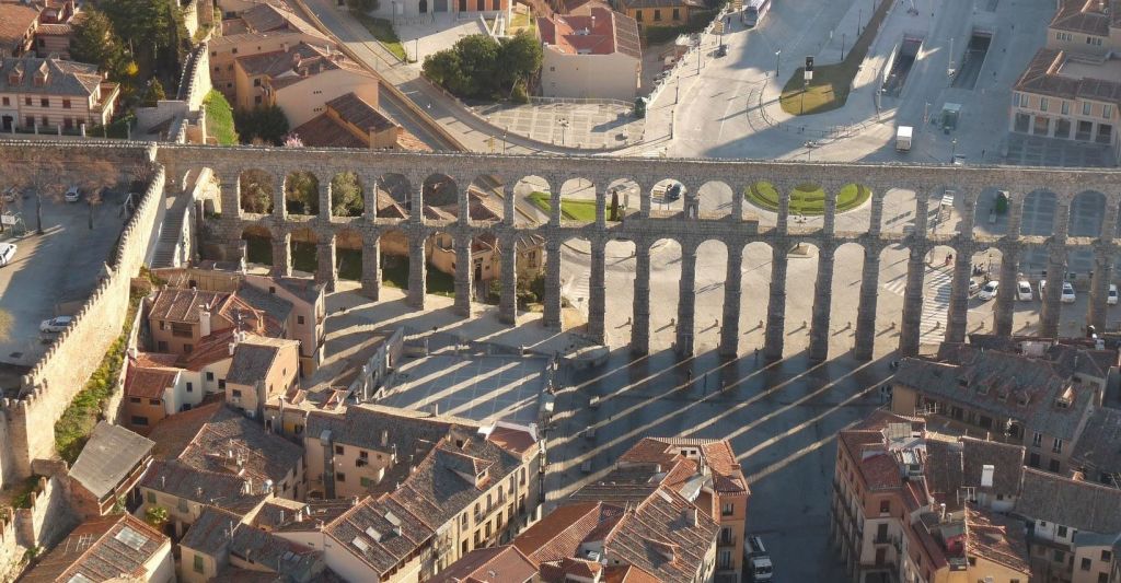 Fotografía tomada desde lo alto del acueducto romano de Segovia