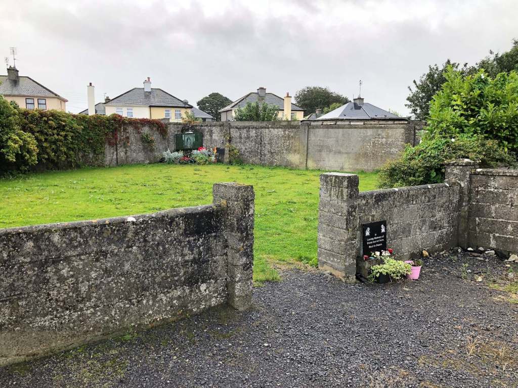Fosa común en Bon Secours Mother and Baby Home, Tuam, Galway
