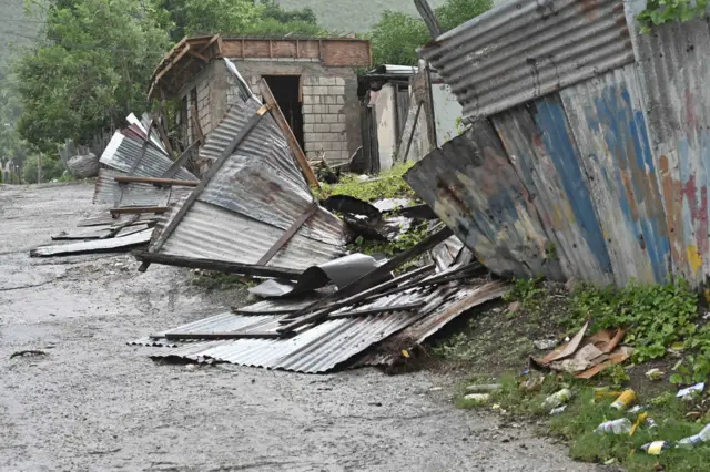 Una casa afectada por los vientos de Melissa en Kingston