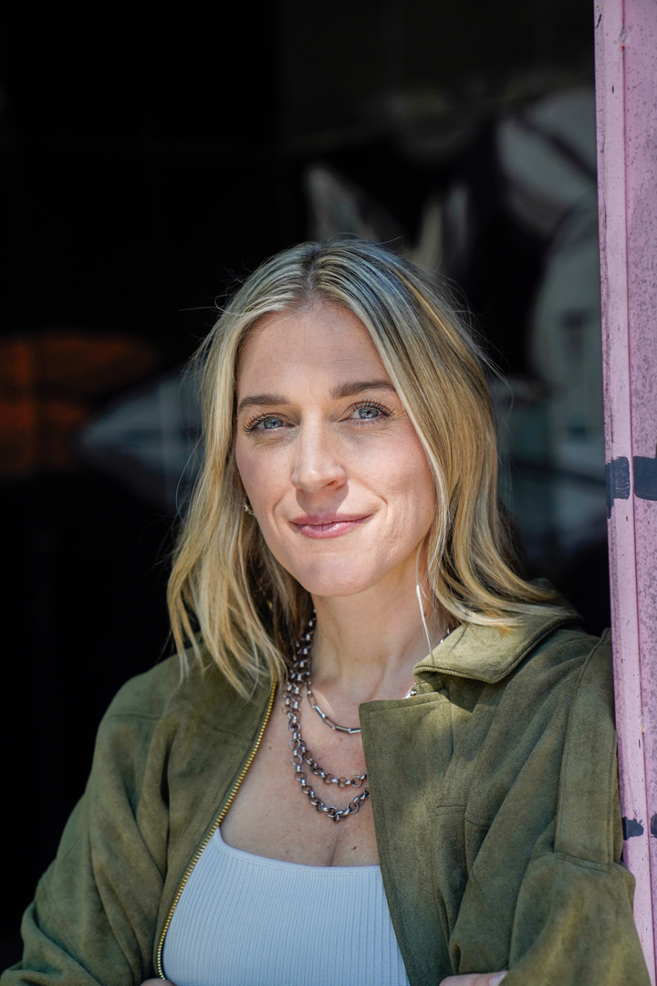 Este 2026 Melania va a dirigir también en el teatro independiente. Y se casa con el actor Bruno Pedicone.