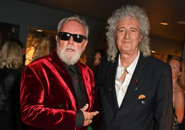 Roger Taylor y Brian May asisten a la función de gala de