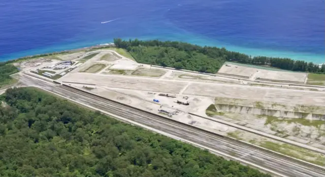 Campo despejado para la construcción del rádar Tacmor en Angaur, Palaos.