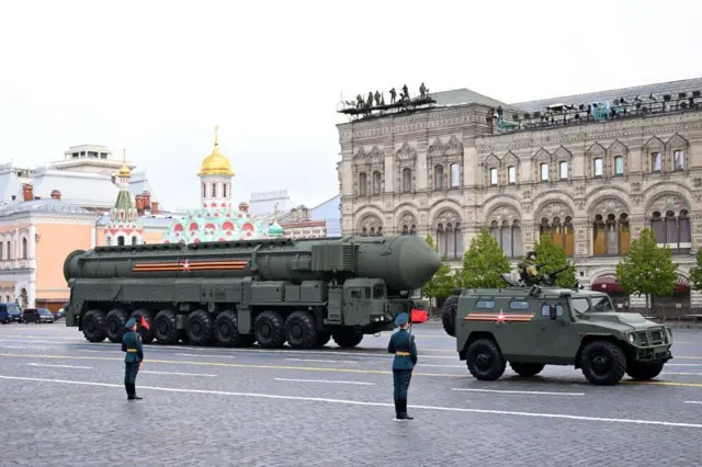 El misil ruso intercontinental Yars, durante un desfile militar en Moscú