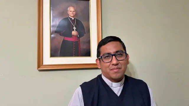 Párroco Carlos Huamán