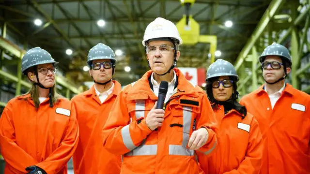 Mark Carney en una planta siderúrgica de ArcelorMittal Dofasco en Hamilton, Ontario, Canadá, el miércoles 12 de marzo de 2025.