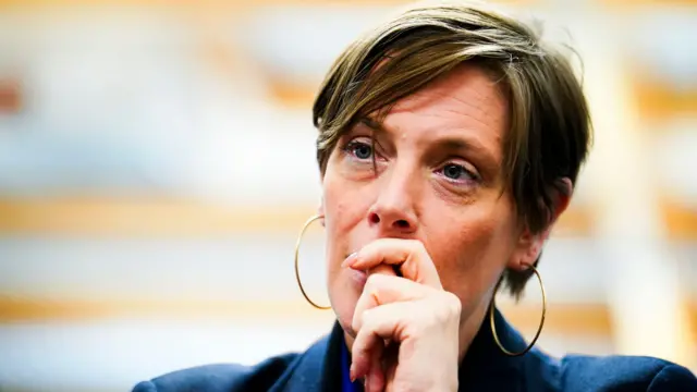La ministra Jess Phillips