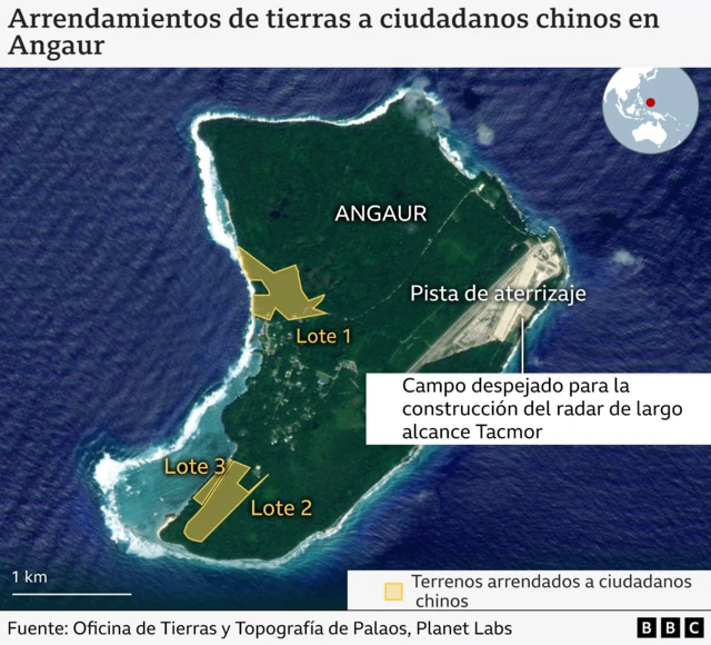 Empresas chinas han arrendado terrenos cerca de instalaciones militares estadounidenses, lo que ha suscitado preocupación en Washington sobre el propósito de estos arrendamientos. Este mapa muestra el terreno arrendado a un ciudadano chino en la isla de Angaur.