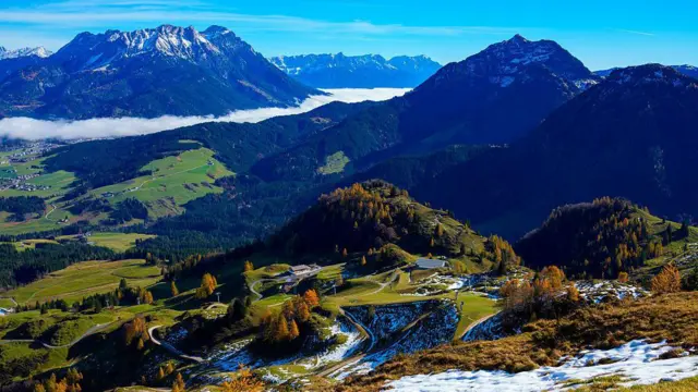 Vista panorámica de la montaña en Fieberbrunn, Austria.