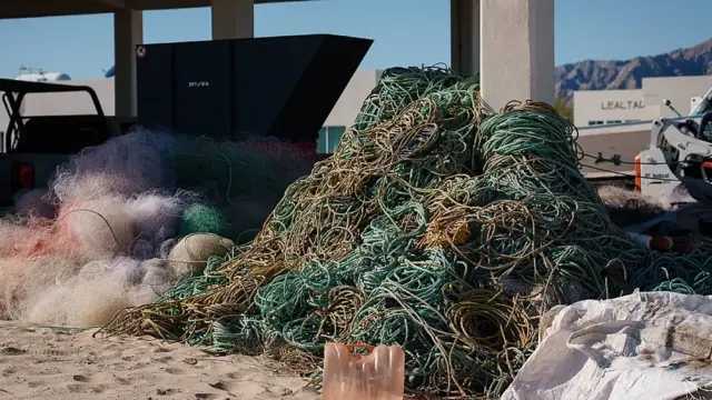 Redes de enmalle que fueron retiradas del Alto Golfo de California