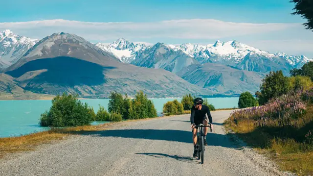 El lago Pukaki, un popular destino turístico en la Isla Sur de Nueva Zelanda.