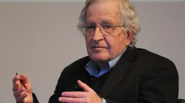 El lingüista y filósofo Noam Chomsky, 19 de marzo 2013