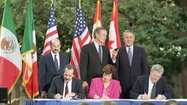 Carlos Salinas de Gortari, George HW. Bush y Brian Mulroney. 