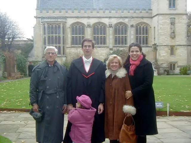 Santiago Schnell y su familia en Oxford.
