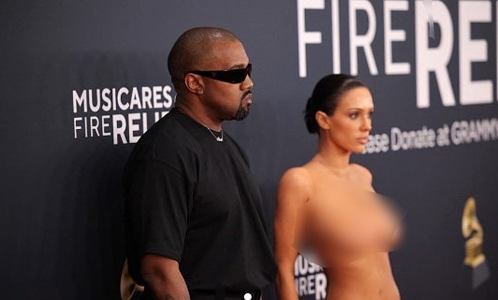 Kanye West y Bianca Censori en la alfombra roja de los premios Grammy. Foto: REUTERS