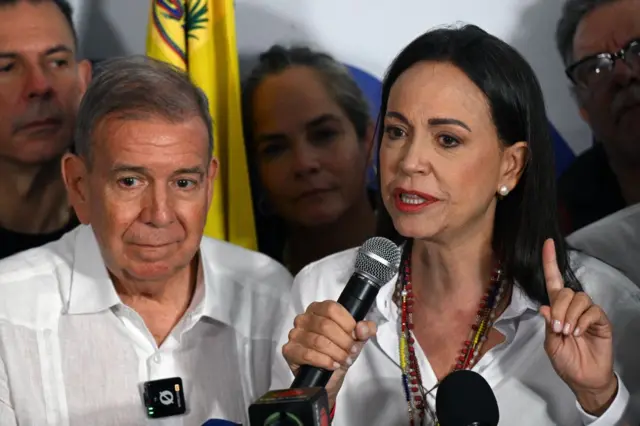 Edmundo González y Maria Corina Machado, tras los resultados de las elecciones presidenciales en Caracas el 29 de julio de 2024.