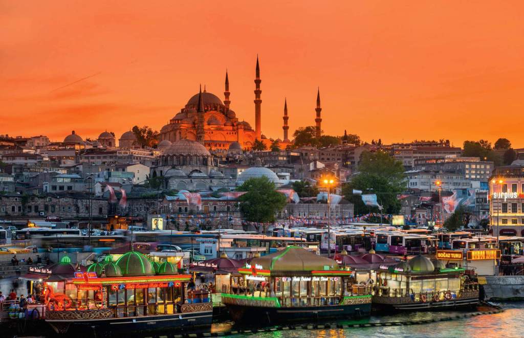 Vista de Estambul con la Mezquita Azul de fondo