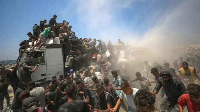 Camión de ayuda humanitaria