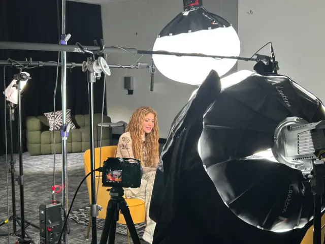 Shakira durante la entrevista con la BBC, el 6 de junio de 2025.