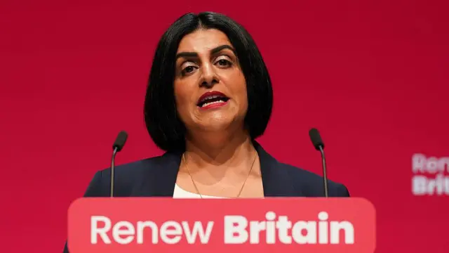 Shabana Mahmood durante el discurso en Liverpool, Inglaterra.