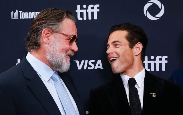 Los actores Russell Crowe y Rami Malek en el estreno de 