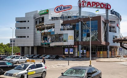 Vista del centro comercial de Dnipró, en el este de Ucrania, alcanzado por uno de los bombardeos rusos, el pasado 3 de julio.