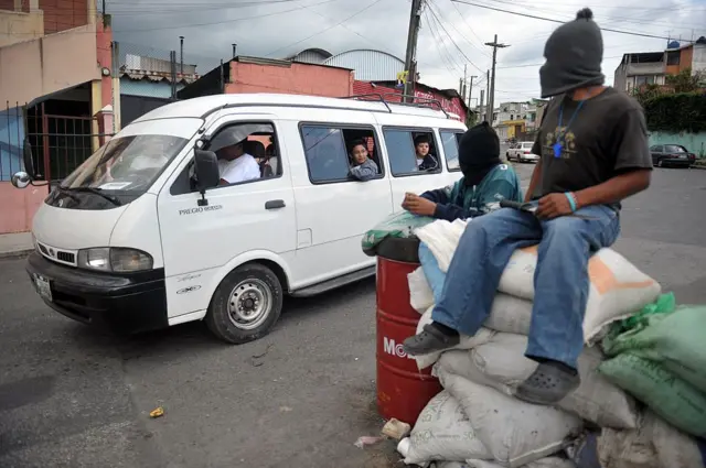 Marero en un barrio