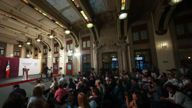 Sala llena de periodistas para asistir a las mañaneras