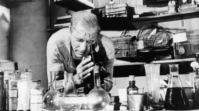 Burt Lancaster en una escena del filme birdman of alcatraz