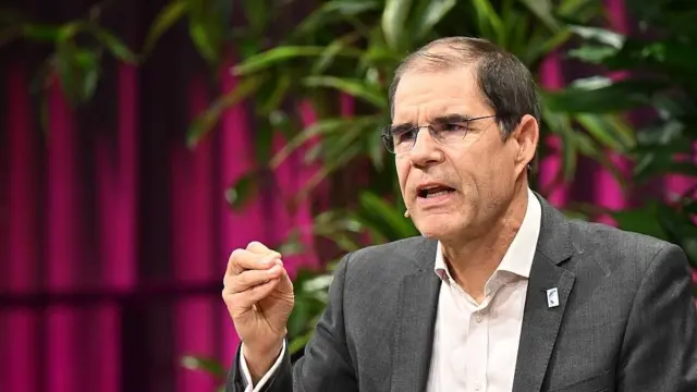 Mathis Wackernage durante una charla