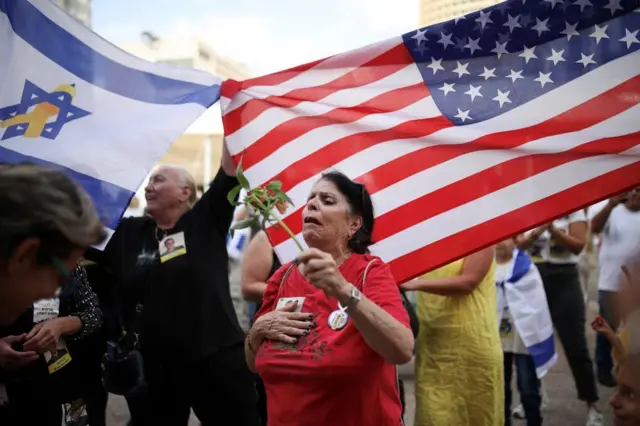 Israelíes celebrando.