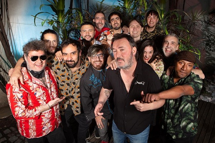 Nico Landa y su banda Los Satélites del Sur. Foto de prensa.