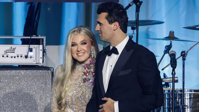 Charlie Kirk y su esposa, Erika Lane Frantzve, en el Baile Inaugural de Turning Point USA el 19 de enero de 2025 en Washington, D.C.