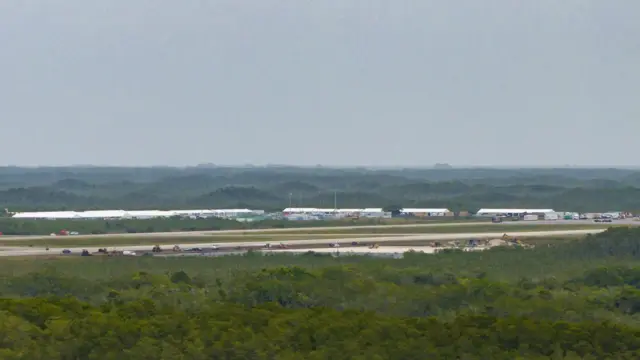 Centro de detención para migrantes indocumentados en los Everglades, Sur de Florida.